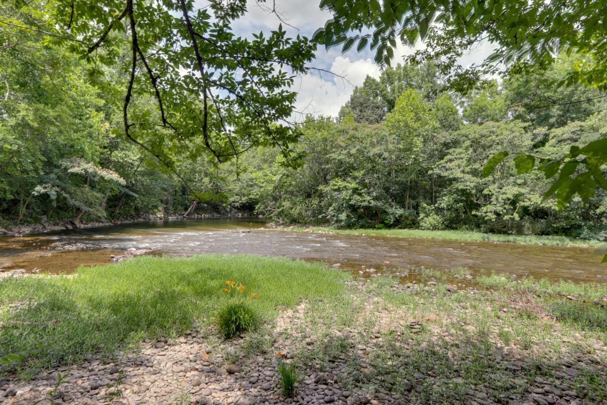 Riverfront Couples Retreat In Smoky Mountains! تاونسيند المظهر الخارجي الصورة